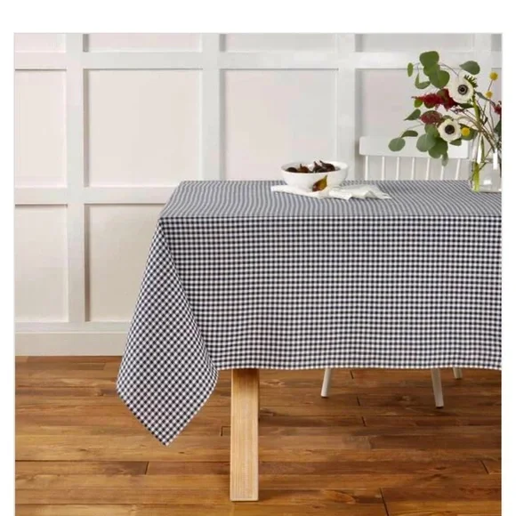 Wayfair•Town & Country Living•BRAND NEW•52”x 70”•Navy/Ivory Gingham Tablecloth🌼 - Picture 4 of 7